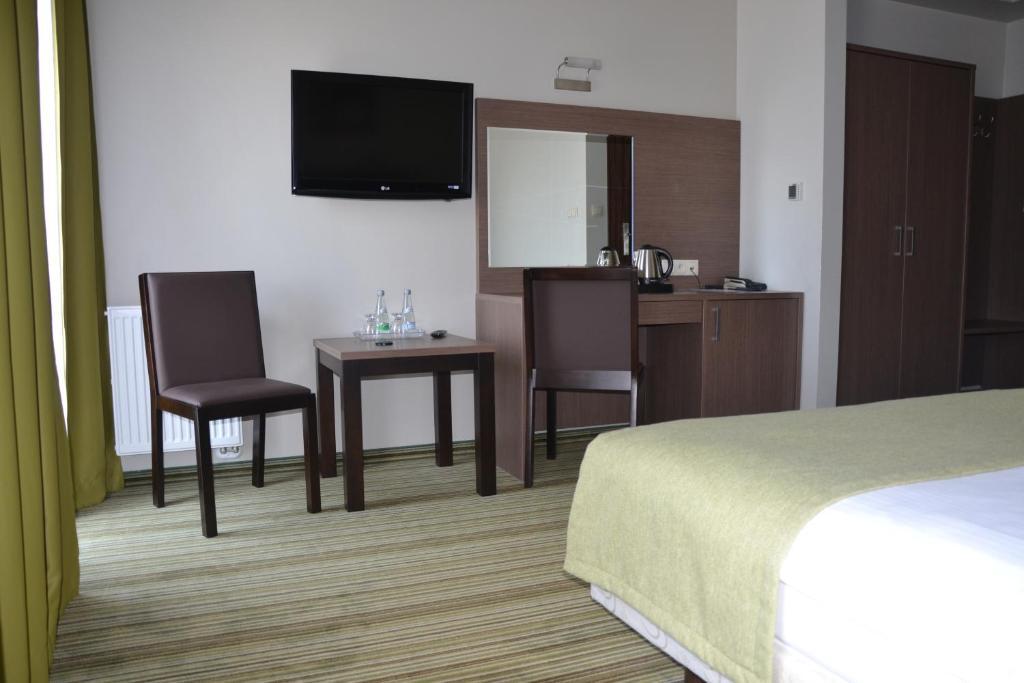 Hotel Pod Debem Tarnow Phòng bức ảnh