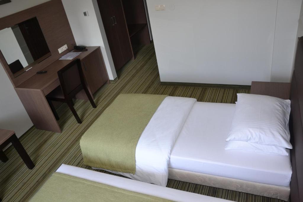 Hotel Pod Debem Tarnow Phòng bức ảnh
