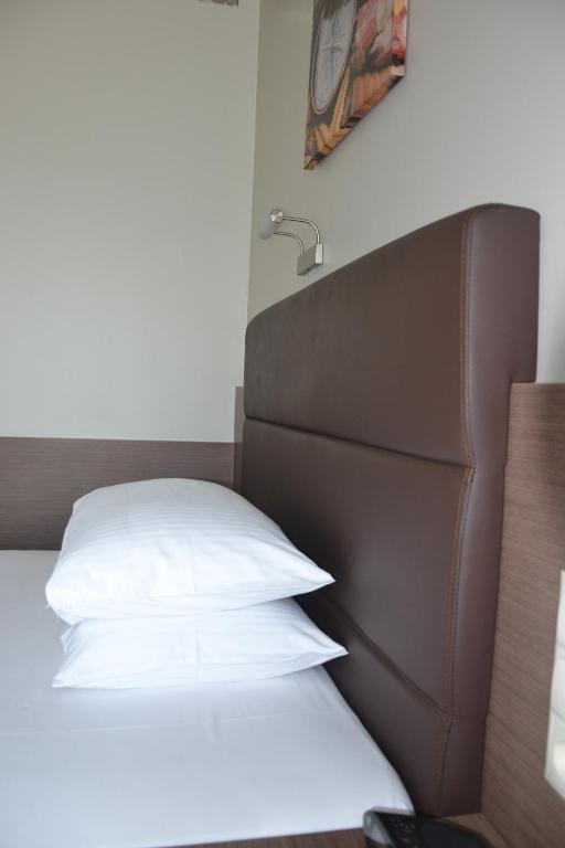 Hotel Pod Debem Tarnow Phòng bức ảnh