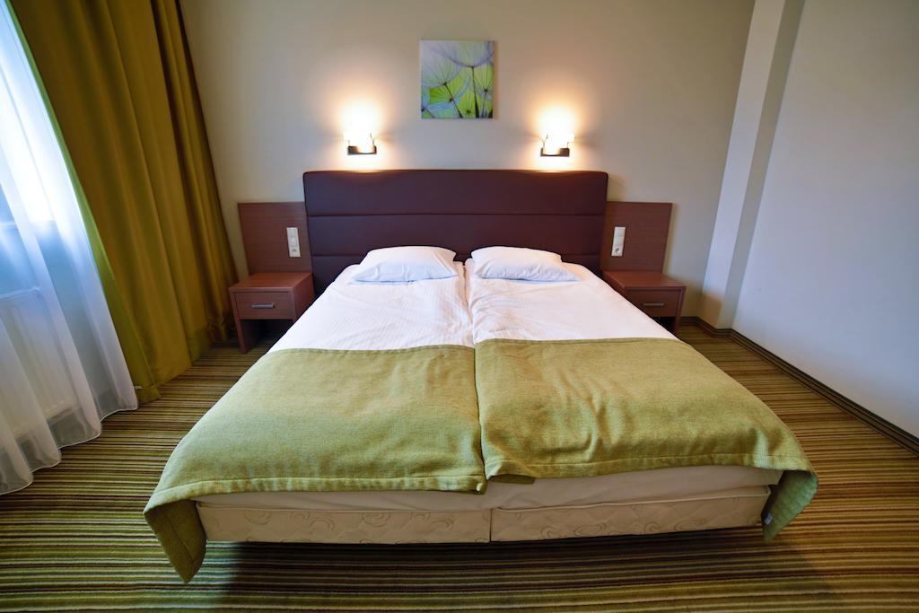 Hotel Pod Debem Tarnow Phòng bức ảnh